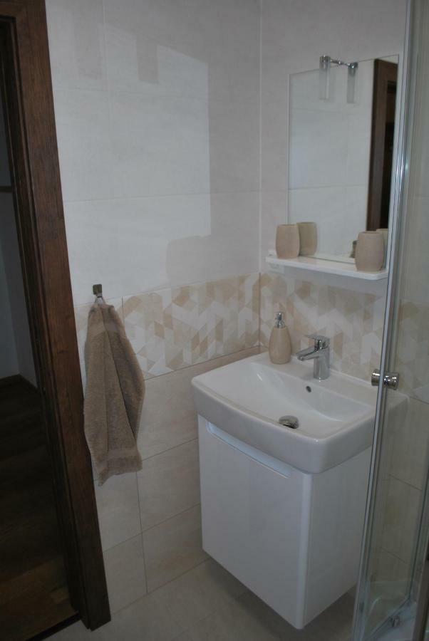 Apartman Kristof ตาตรันสกา ลอมนีจา ภายนอก รูปภาพ
